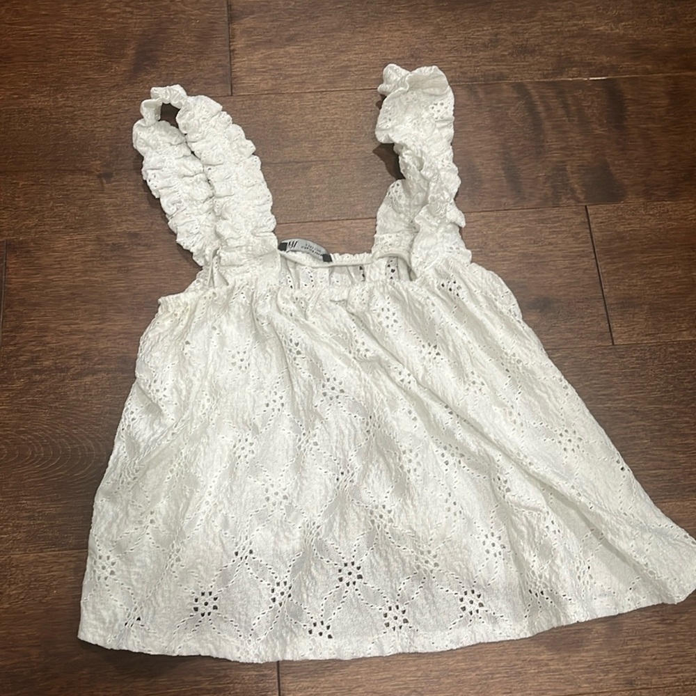 Eyelet top